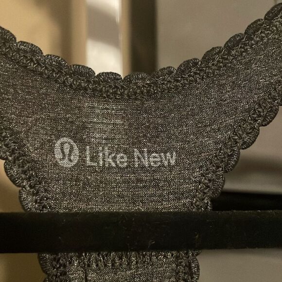 Lululemon 105F Singlet P2P 17 ~Sz 6 Silver Heathered Dark Grey 705 - Picture 2 of 4